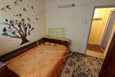 Apartament 2 camere, semidecomandat, 42mp, Craiovita, zona Scoala Elena Farago - 2
