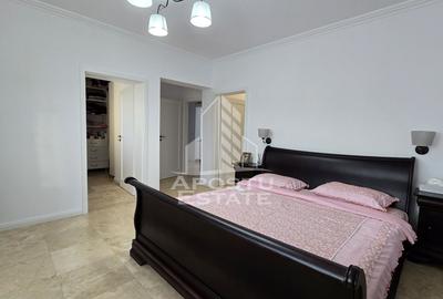 Casa individuala de vanzare, 5 camere, 3 bai, demisol si garaj, Sag - 42
