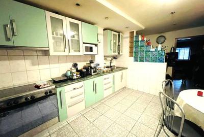 Apartament cu 4 camere decomandat, mobilat în Vitan Mall