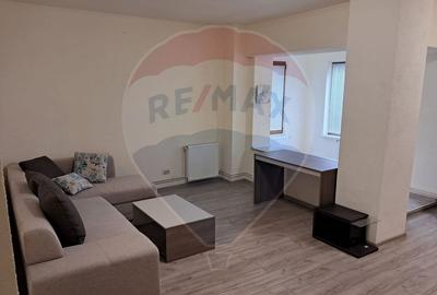 Apartament cu 4 camere decomandat, mobilat în Ultracentral