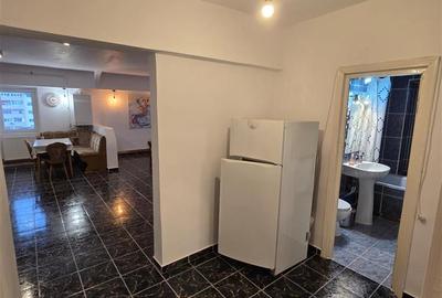 Apartament cu 3 camere decomandat în Cug