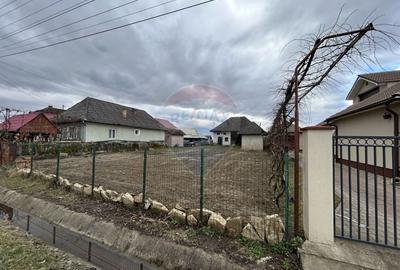 Constructie de caramida cu 3 camere de vânzare in centrul com. Salsig - 5