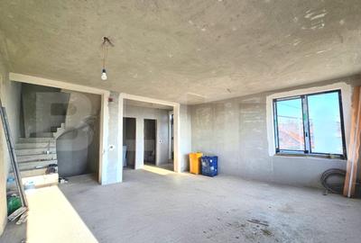 Unitatea C2 , Duplex semifinisat, zona Dambul Rotund, priveliste spre oras - 4