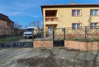 Casa / Vila / Duplex cu 4 dormitoare de vanzare