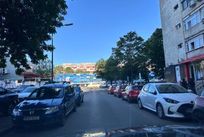 Piața Progresul. 3 camere decomandate .Parter. - 1
