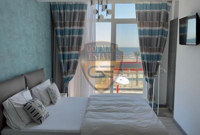 Apartament cu 3 camere semidecomandat, mobilat în Nord