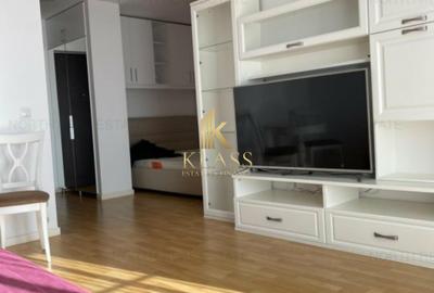 Studio cu nisa, Adora Pipera - 2