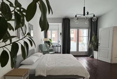 Apartament cu 3 camere semidecomandat în Universitate