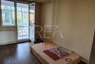 Apartament 3 Camere , Semi-Decomandat , Alexandru Obregia - 2