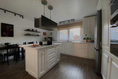 Proprietate pe stradă privatǎ, complet mobilată, curte matură, terasă - 6