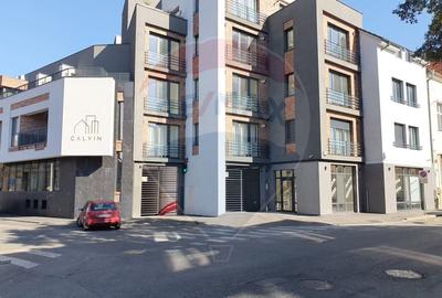 Apartament cu 2 camere decomandat, mobilat în Ultracentral