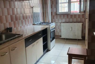 Dristor, 3 camere, 5 minute metrou, 450 euro, decomandat, bloc anvelopat - 20