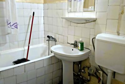 Vanzare Apartament 2 camere, Resita, etajul 1, liniște și acces facil - 22