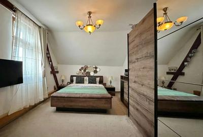 Apartament cu 5 camere semidecomandat în Centrul Istoric