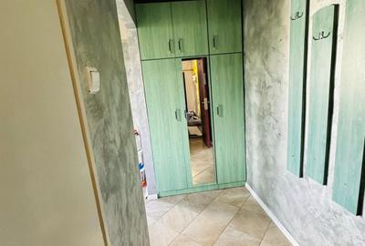 Apartament cu 3 camere semidecomandat în Grigorescu