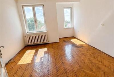 RECO Apartament spatios cu 3 camere, tavan inalt, zona Republicii – ideal pentru - 1