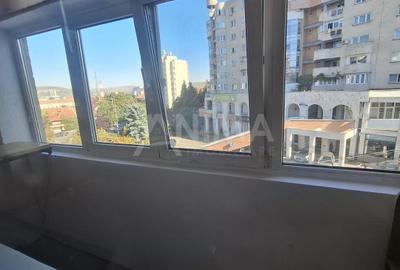 Apartament 4 camere, 3 balcoane, parcare in Piața Cipariu - 12