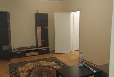 Apartament cu 2 camere semidecomandat în 1 Mai
