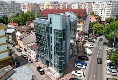 Birou, de 1,100 mp, în Vitan Mall