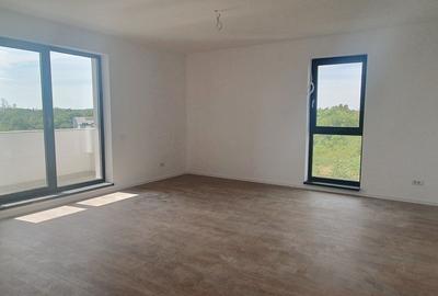 Apartament cu 3 camere semidecomandat în Drumul Taberei