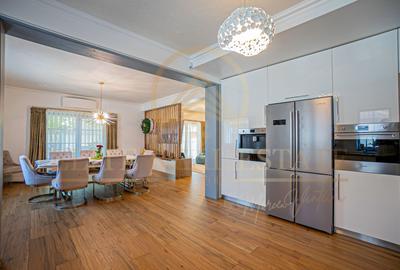 Mamaia Sat - Casă ultra-modernă de lux  – 5 camere, 4 dormitoare. - 7