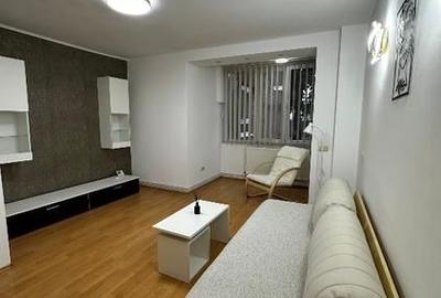 Apartament cu 2 camere decomandat, mobilat în Central