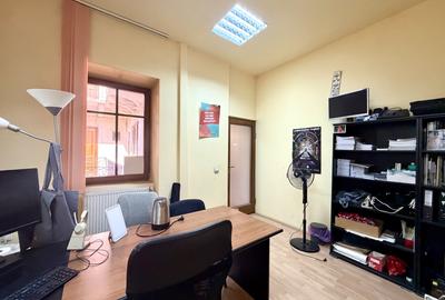 Birou, de 8.00 mp, în Central