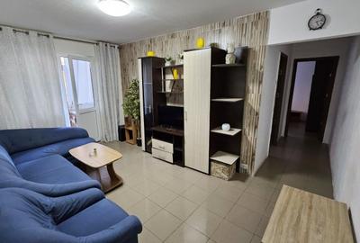 Apartament cu 3 camere semidecomandat în Km 4-5