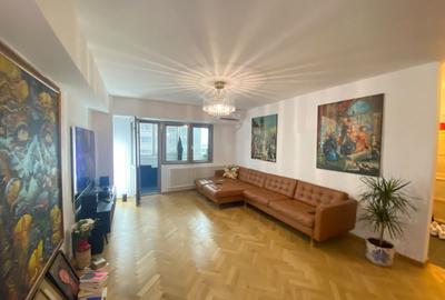 Apartament cu 3 camere semidecomandat, mobilat în Victoriei