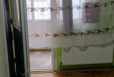 Inchiriez ap. cu 2 cam.in zona 7 NOI. - 7