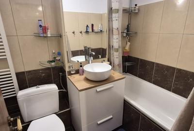 Apartament 2 camere , decomandat, et. 3, strada  Andrei Muresanu - 11
