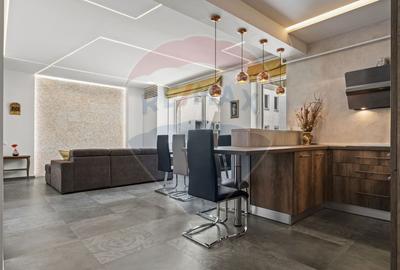 Apartament cu 2 camere semidecomandat, mobilat în Centrul Civic