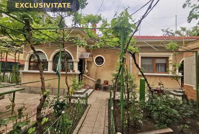 Casă cu 3 camere în Universitate