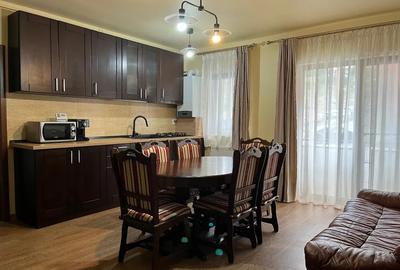 Apartament cu 3 camere semidecomandat în Florești