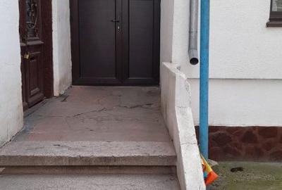 URGENT: ULTRA CENTRAL - Apartament 2 camere situat in casa cu curte comuna - 3