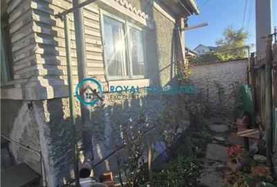 Casă individuală cu 1 camere în Central