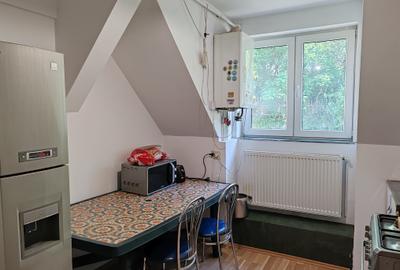 Apartament 3 camere liber la vanzare zona Colinei - 13