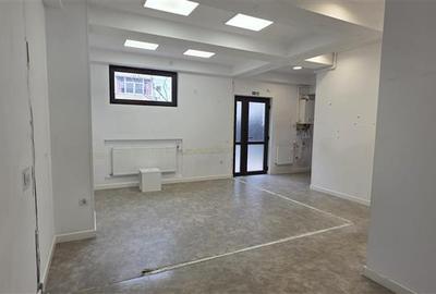 Spatiu comercial cu terasa de vanzare Sebastian - 6