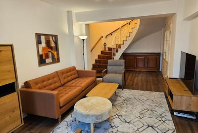 Apartament cu 3 camere semidecomandat, mobilat în Unirii