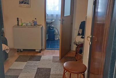 Titan - Garsoniera - 5 min. Metrou - An 1977 - Suprafata 15 mp - ANVELOPAT - 1