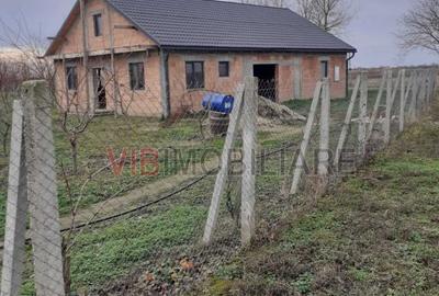 Teren intravilan 16.000 mp | Livadă mixtă | Front stradal 85 ml | Utilități comp - 1