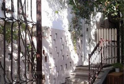 Casă individuală cu 4 camere în Central