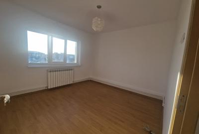 Navodari (Sud)- 2 camere decomandate, centrala gaze, liber -65.000euro - 13