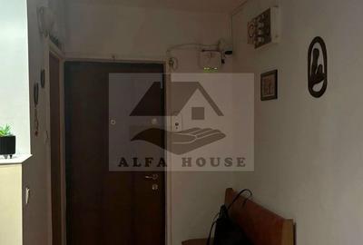 Apartament cu trei camere,  zona Racadau ,83 mp , etaj intermediar - 3