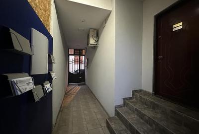 Casa ultracentrala curte comuna - 5