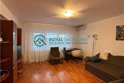 Apartament cu 3 camere semidecomandat, mobilat în Democrației