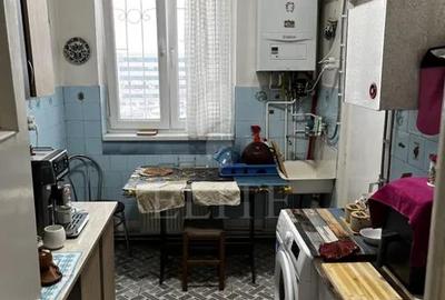 Apartament 3 camere în zona FACULTATII DE LITERE - 1