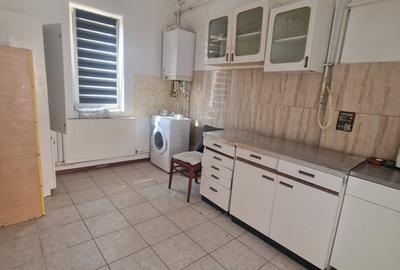 Trocadero - Casa 6 camere constructie caramida, deschidere la doua strazi - 10