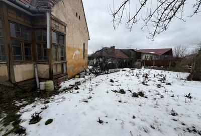 Casă demolabilă, teren 461 mp, Intersecția 7 străzi, zona Gruia - 4
