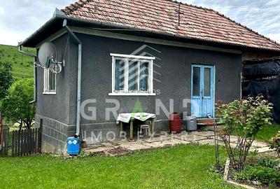 Casă individuală cu 2 camere în Pata